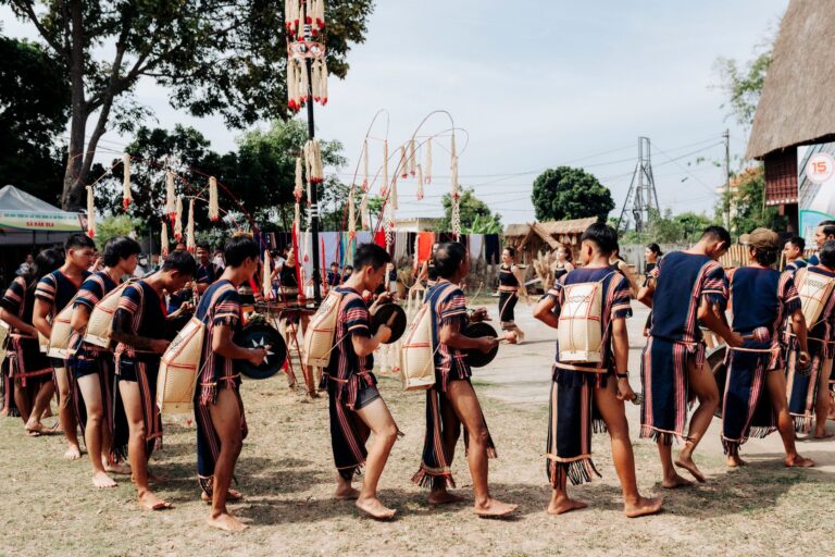 Quelles traditions découvrir lors d&rsquo;un voyage au cœur des traditions ?