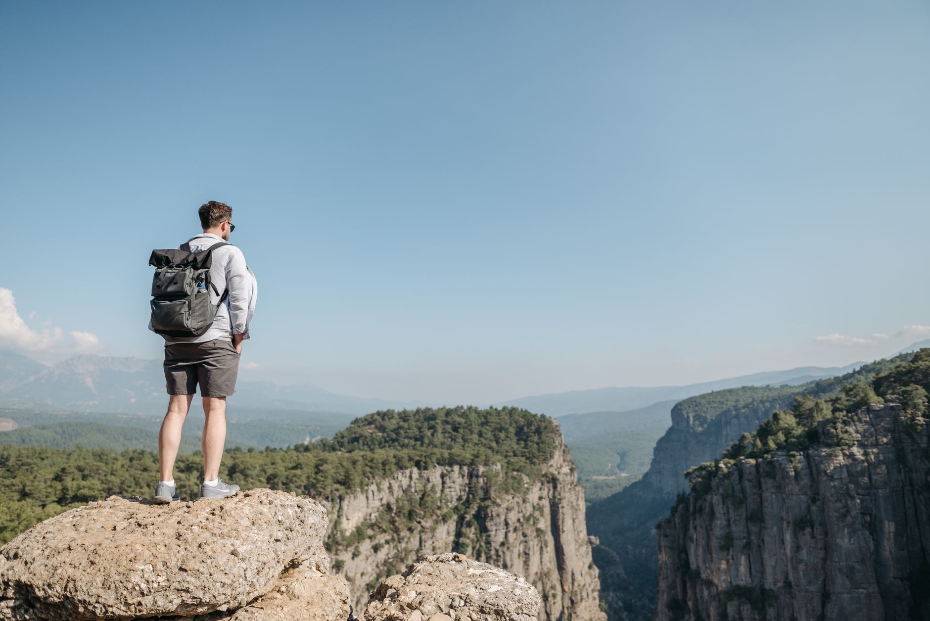 Partir en voyage vers des mondes réinventés : une quête de renouveau ?