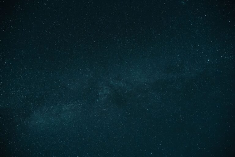 Quelles sont les énigmes du cosmos à explorer ?